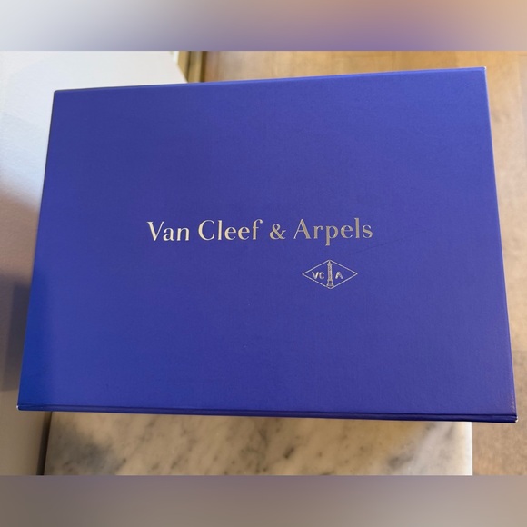 Van Cleef & Arpels 18k Yellow Gold Diamond Frivole Bracelet Mini Model. - Picture 7 of 10